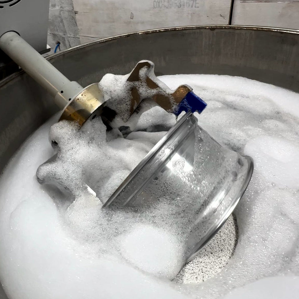 Jante en aluminium avant tribofinition chez Auto AK en Île-de-France