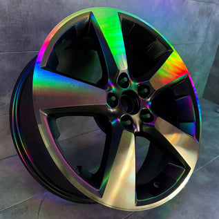 Résultat final d’une jante aluminium rénovée et remise à neuf chez Auto AK