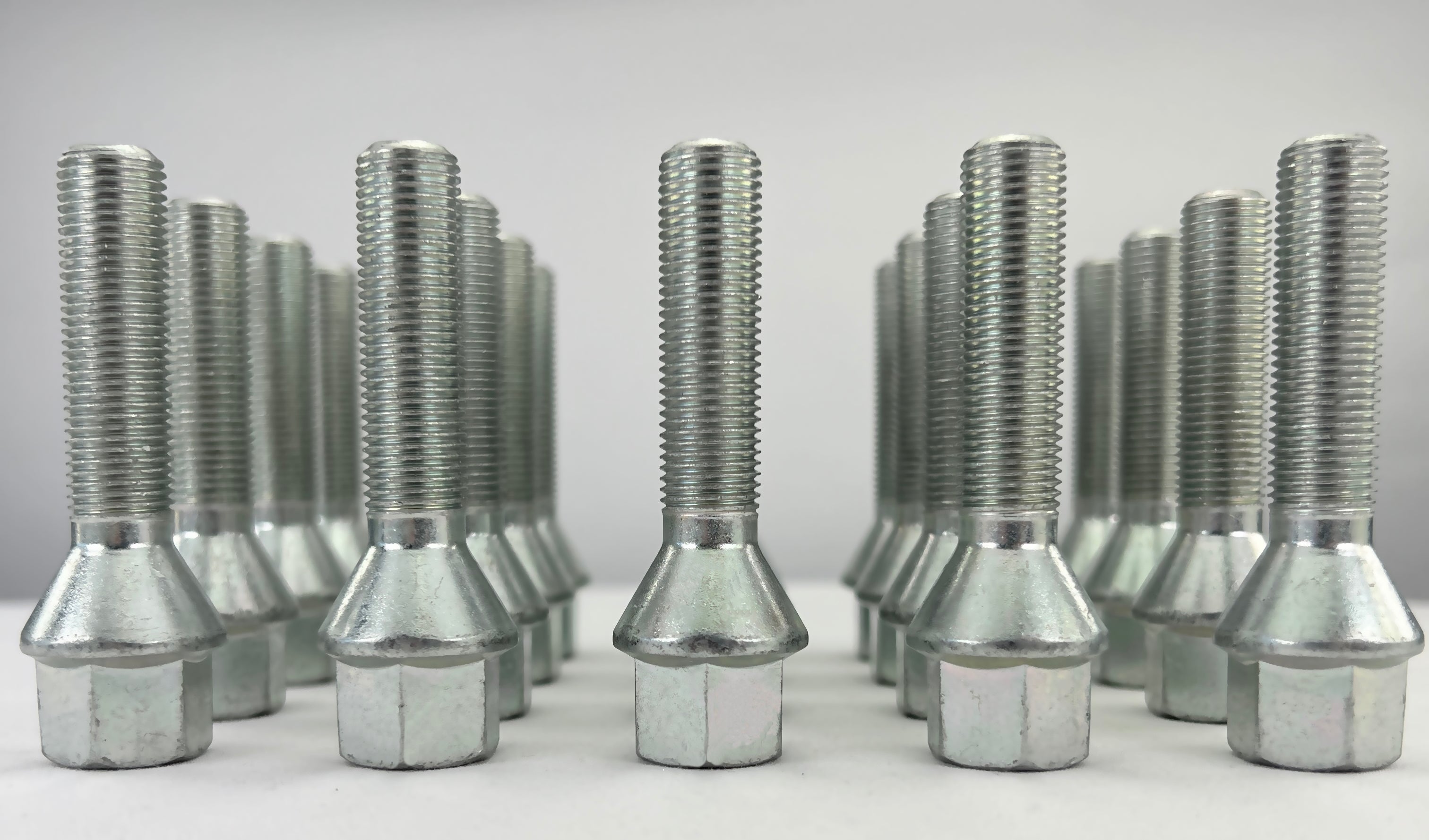 Lot de 20 Boulons de roue  M12 x 1.25 45mm