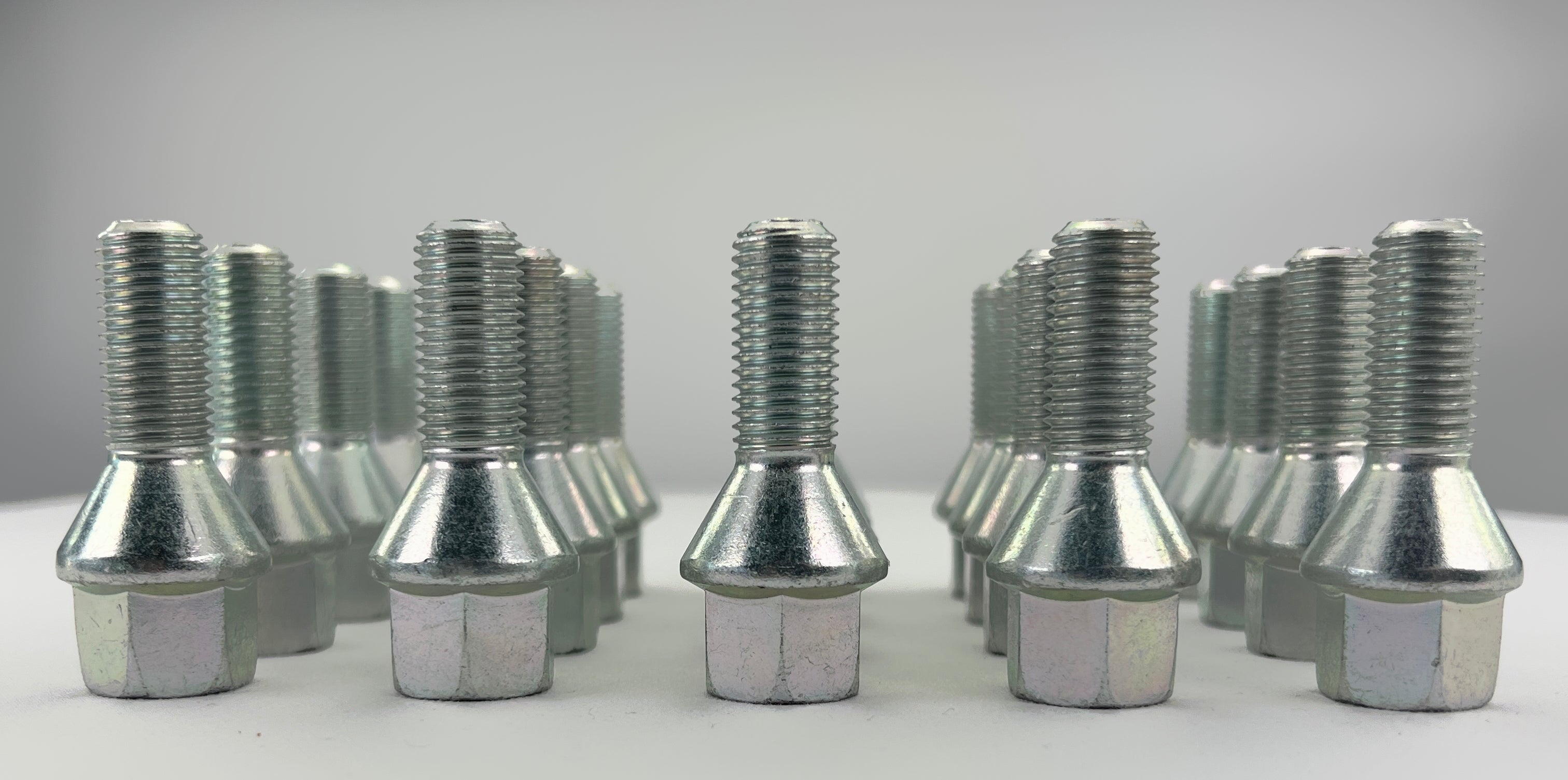 Lot de 20 Boulons de roue  M12 x 1.50 27mm