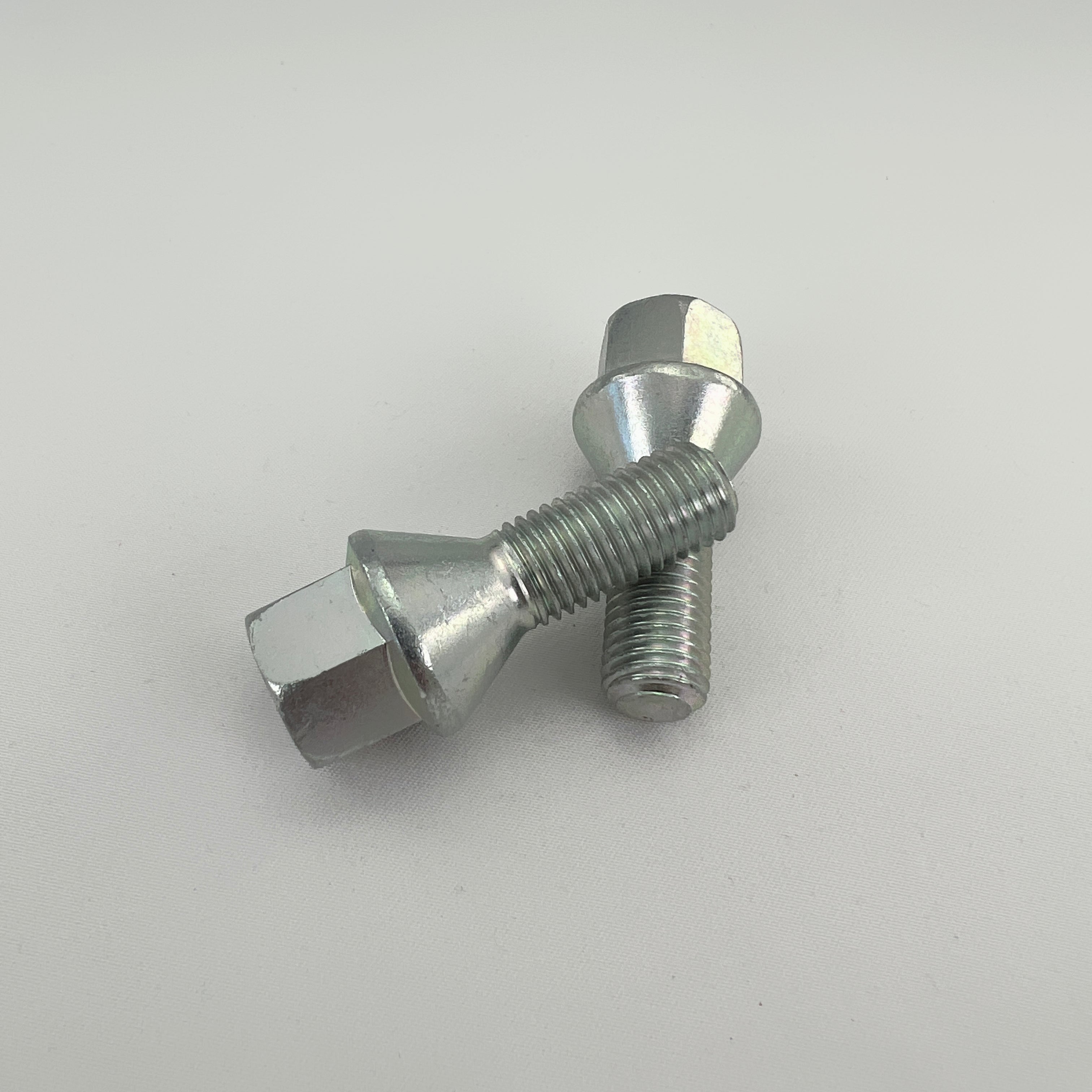 Lot de 20 Boulons de roue  M12 x 1.50 27mm