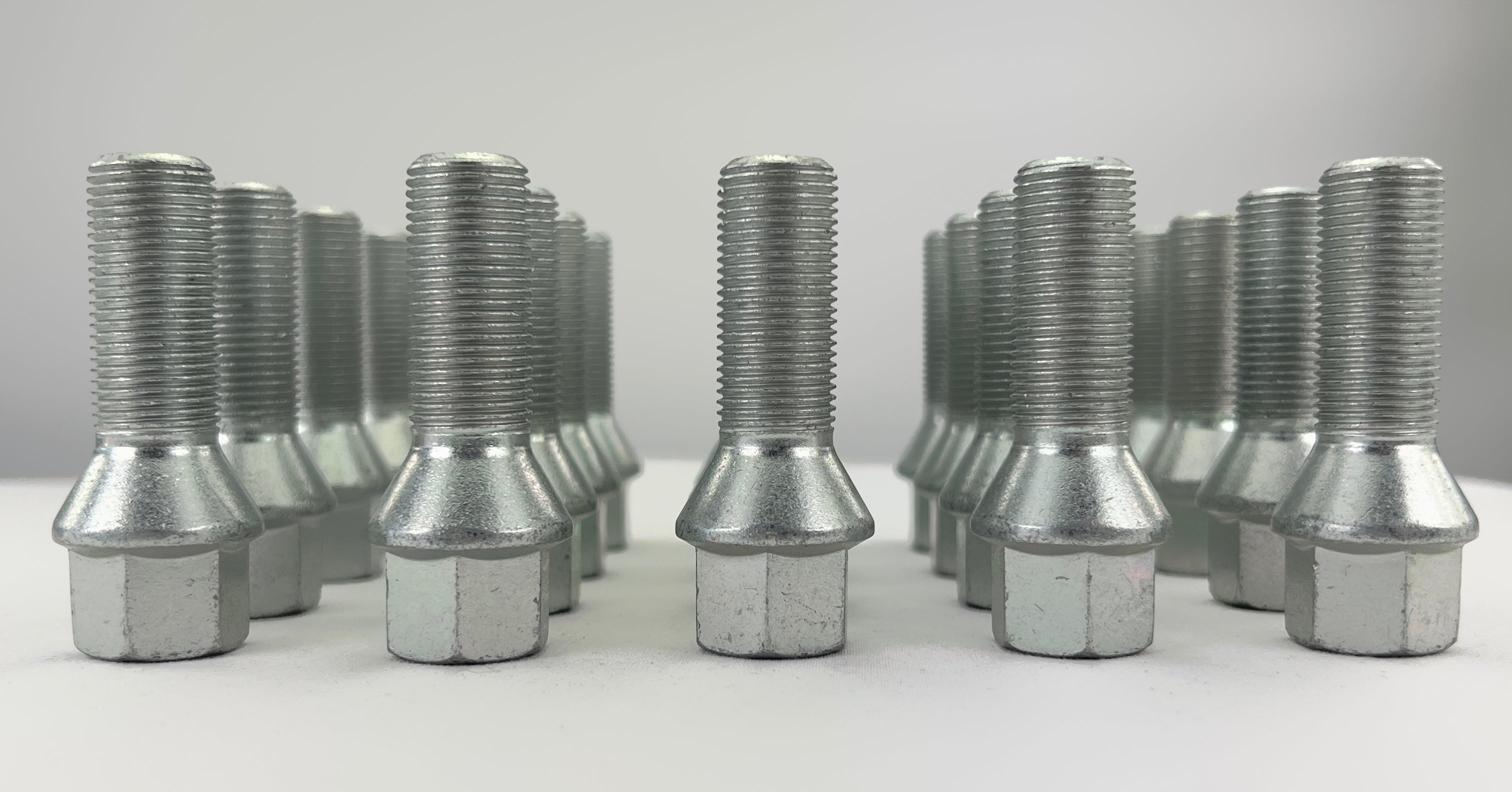 Lot de 20 Boulons de roue  M14 x 1.25 33mm