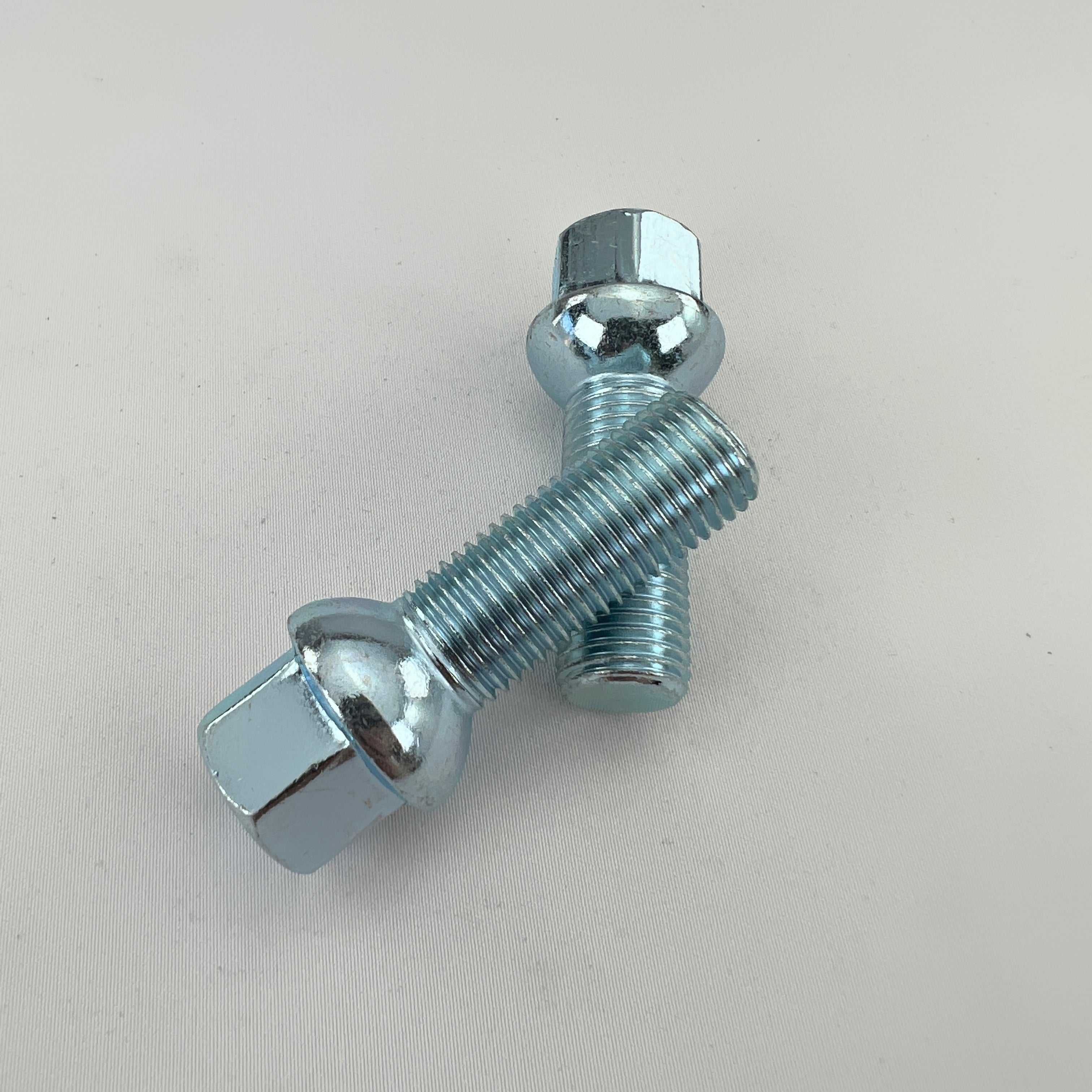 Lot de 20 Boulons de roue  M14 x 1.50 35mm