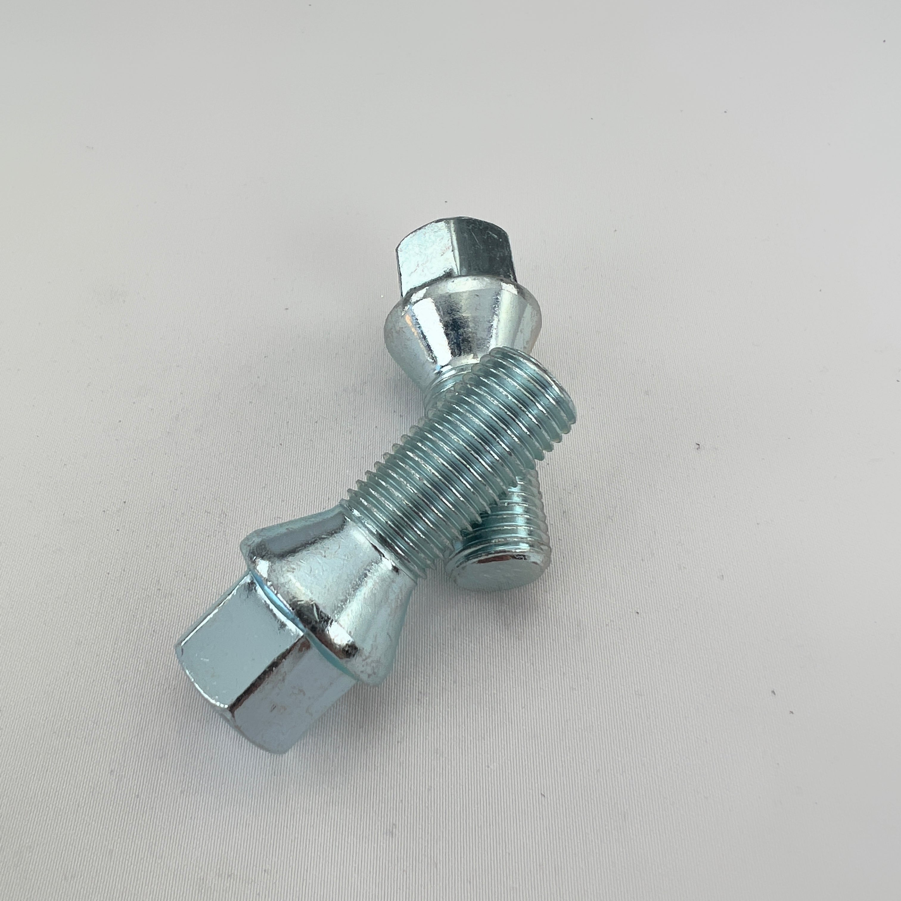 Lot de 20 Boulons de roue  M14 x 1.50 30mm
